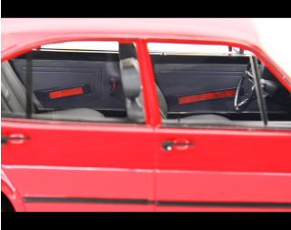 Alfa Romeo Alfasud 1.2 4 Porte 1980 ROSSO ALFA Laudoracing 1:18 Resinemodell (Türen, Motorhaube... nicht zu öffnen!)